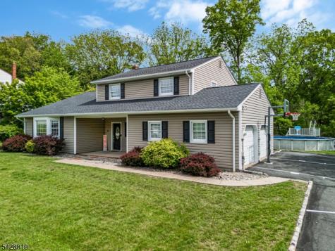 11 Manchester Drive Hanover NJ 07981