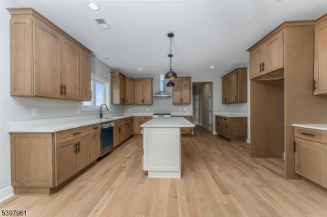 4 Spring Court Lopatcong NJ 08865