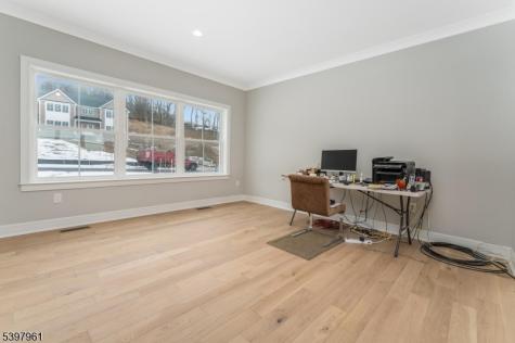 4 Spring Court Lopatcong NJ 08865