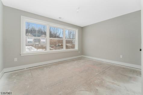 4 Spring Court Lopatcong NJ 08865