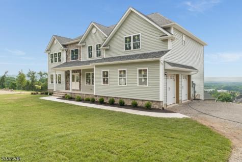 4 Spring Court Lopatcong NJ 08865