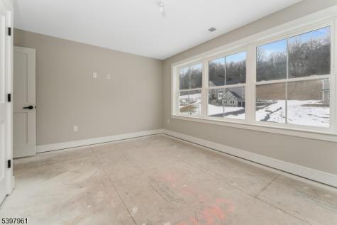 4 Spring Court Lopatcong NJ 08865