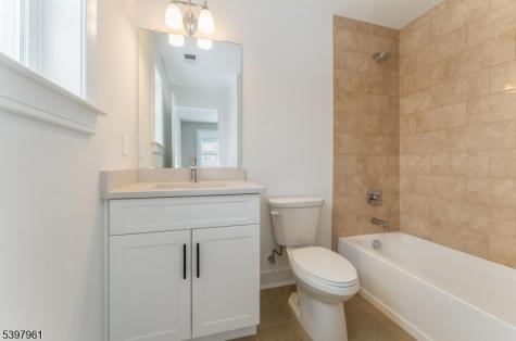 4 Spring Court Lopatcong NJ 08865