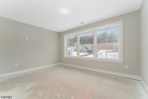 4 Spring Court Lopatcong NJ 08865