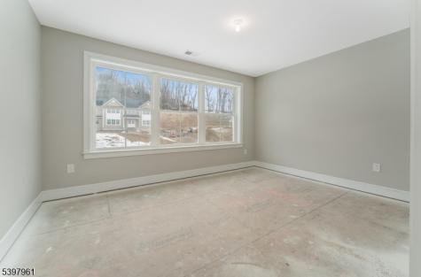 4 Spring Court Lopatcong NJ 08865