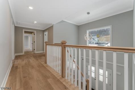 4 Spring Court Lopatcong NJ 08865