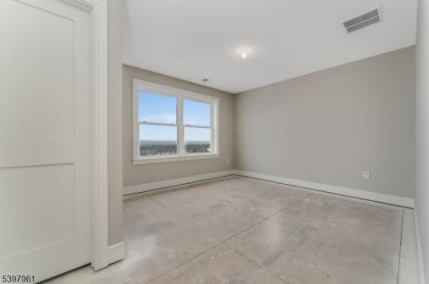 4 Spring Court Lopatcong NJ 08865