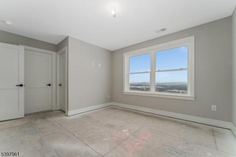 4 Spring Court Lopatcong NJ 08865