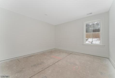 4 Spring Court Lopatcong NJ 08865