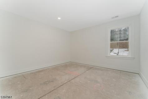 4 Spring Court Lopatcong NJ 08865