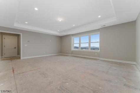 4 Spring Court Lopatcong NJ 08865
