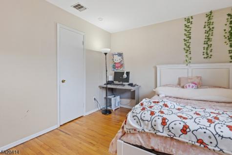 8 Curtis Drive Lincoln Park NJ 07035