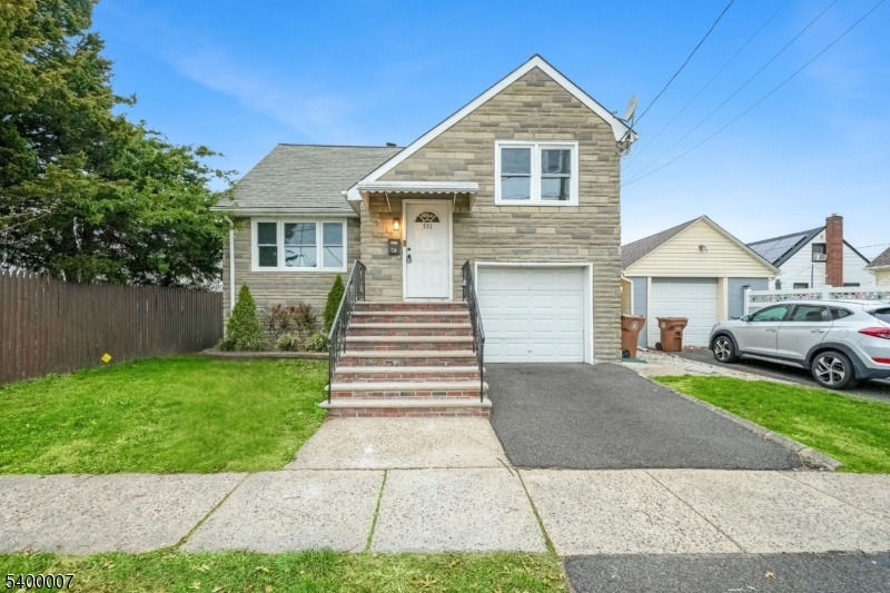 731 Essex Avenue Linden NJ 07036