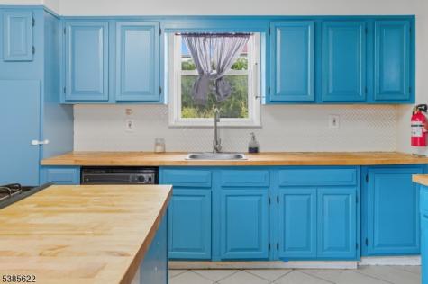 19 Dodd Terrace East Orange NJ 07017