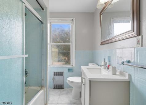 19 Dodd Terrace East Orange NJ 07017