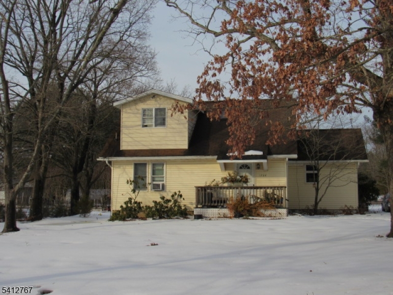 1734 Almond Road Vineland NJ 08360