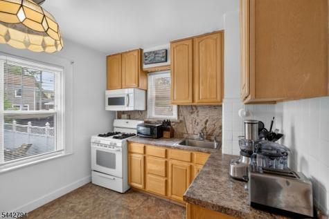 114 Ellington Street East Orange NJ 07017