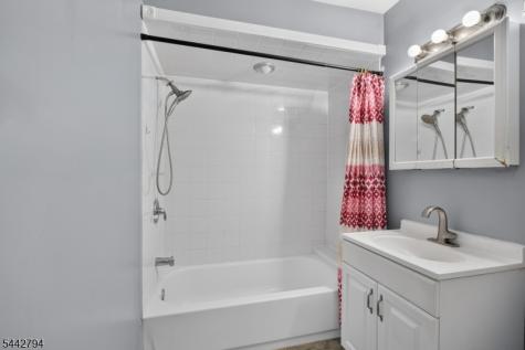 114 Ellington Street East Orange NJ 07017