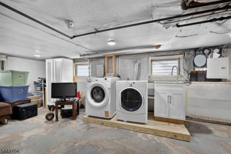 114 Ellington Street East Orange NJ 07017