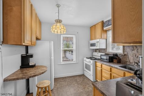 114 Ellington Street East Orange NJ 07017