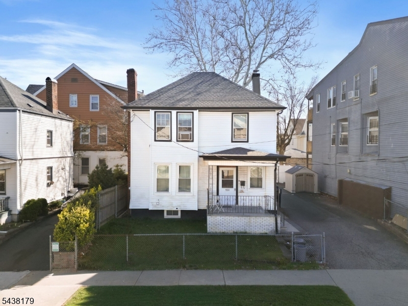 726 14TH Avenue Paterson NJ 07504