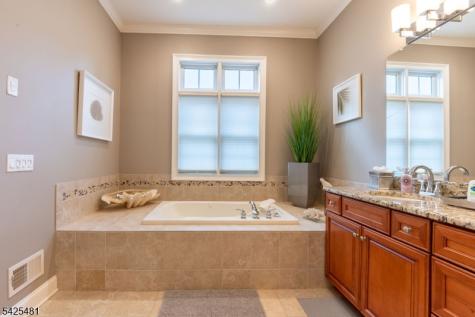 19 Betsy Ross Drive Warren NJ 07059