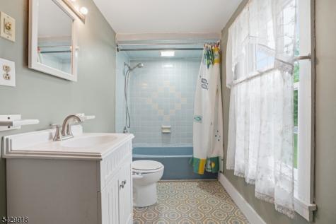 54 Front Street Belvidere NJ 07823