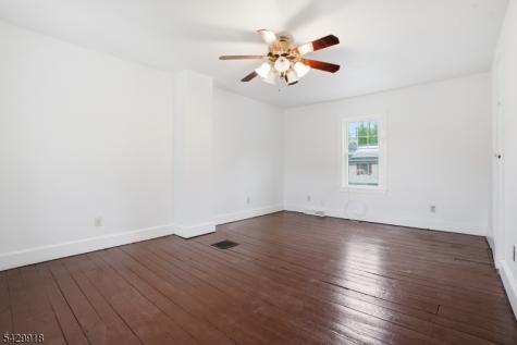 54 Front Street Belvidere NJ 07823