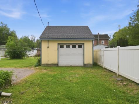 54 Front Street Belvidere NJ 07823