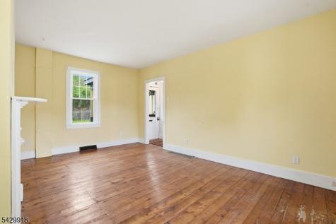 54 Front Street Belvidere NJ 07823