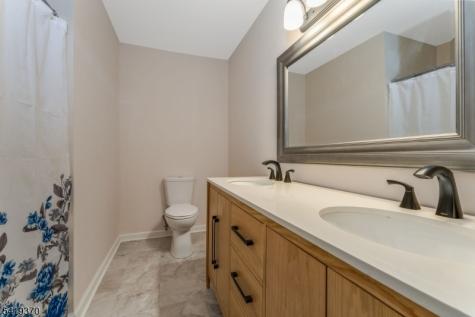 10 Glenn Avenue Glen Gardner NJ 08826
