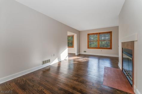 10 Glenn Avenue Glen Gardner NJ 08826