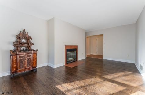 10 Glenn Avenue Glen Gardner NJ 08826