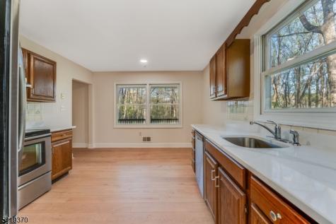 10 Glenn Avenue Glen Gardner NJ 08826
