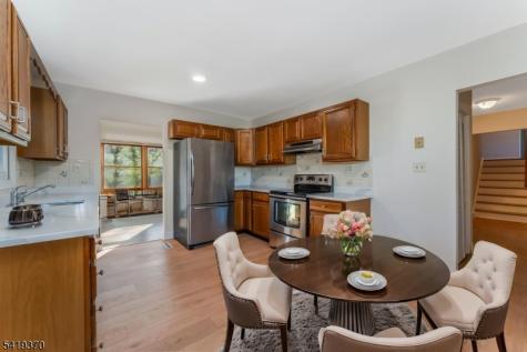 10 Glenn Avenue Glen Gardner NJ 08826