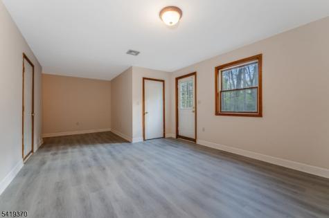 10 Glenn Avenue Glen Gardner NJ 08826
