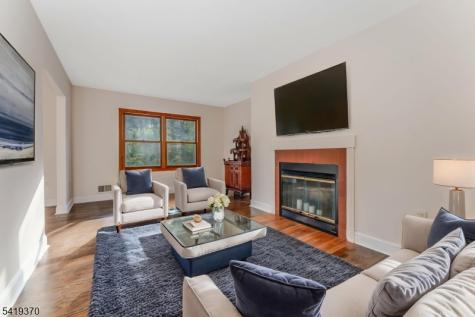 10 Glenn Avenue Glen Gardner NJ 08826
