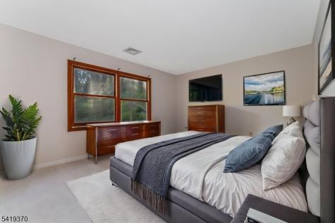 10 Glenn Avenue Glen Gardner NJ 08826