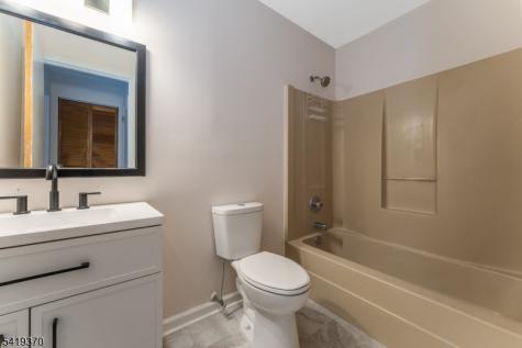 10 Glenn Avenue Glen Gardner NJ 08826