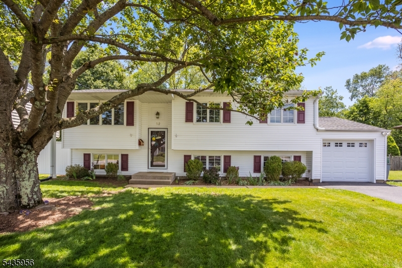 52 Saint Marys Drive Roxbury NJ 07876