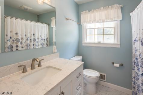 52 Saint Marys Drive Roxbury NJ 07876
