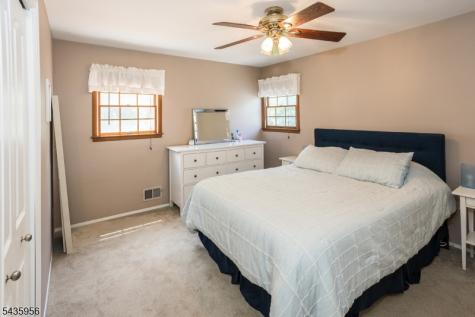 52 Saint Marys Drive Roxbury NJ 07876