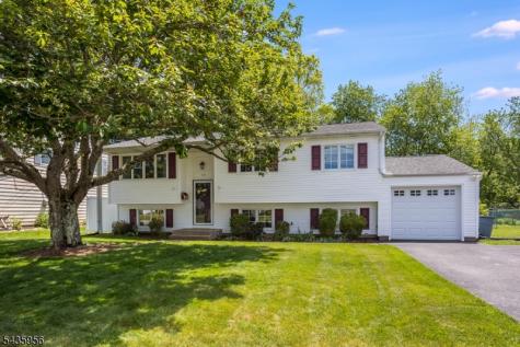 52 Saint Marys Drive Roxbury NJ 07876