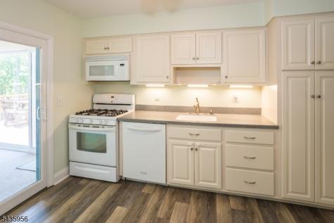 52 Saint Marys Drive Roxbury NJ 07876