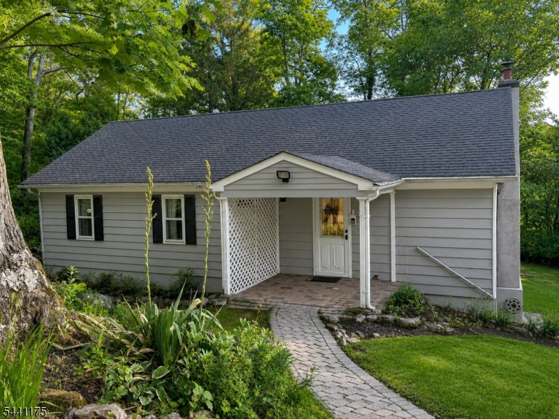 26 Mountain Road Roxbury NJ 07852
