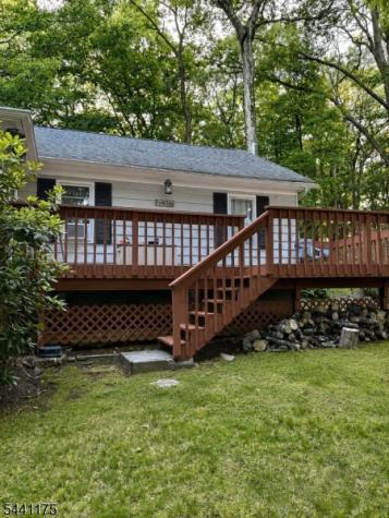 26 Mountain Road Roxbury NJ 07852