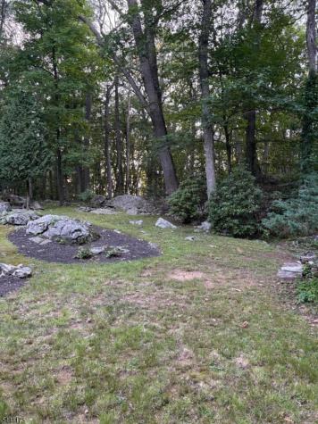 26 Mountain Road Roxbury NJ 07852