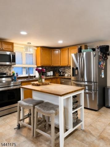26 Mountain Road Roxbury NJ 07852