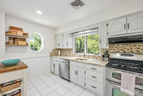 448 Fairfield Avenue Ridgewood Village NJ 07450