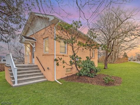 91 Clinton Avenue Mansfield NJ 07865